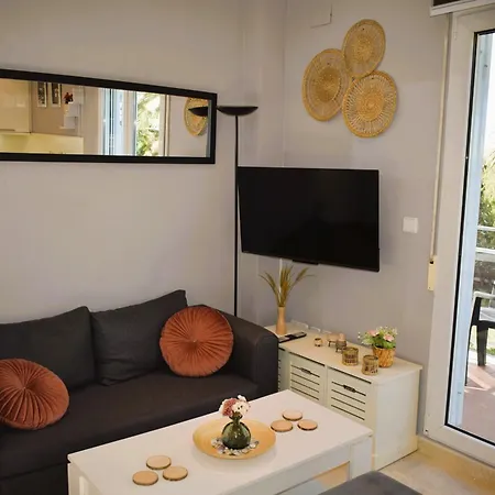 Estudio Con Piscina A 80 Metros De La Playa Les Deveses - *